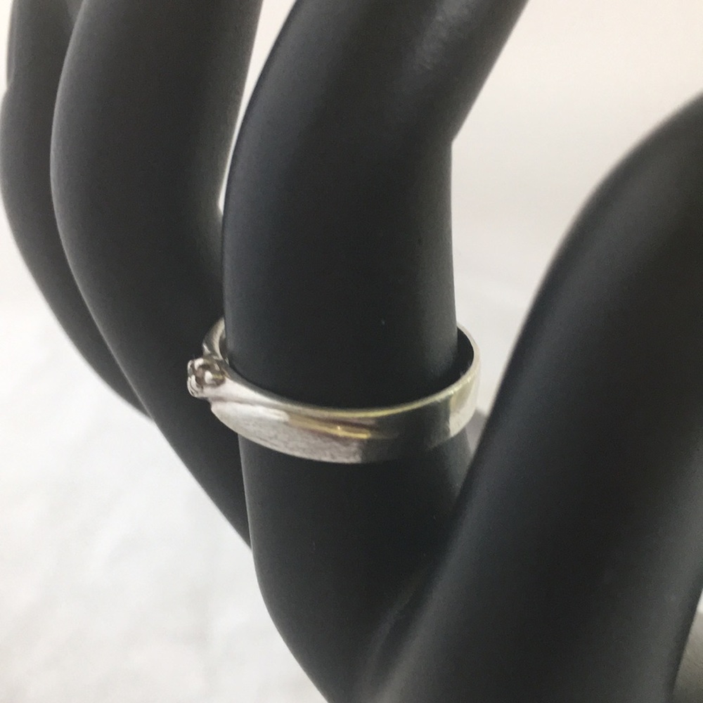 LARISA WOMEN’S SIZE 8 RING - Picture 2 of 3